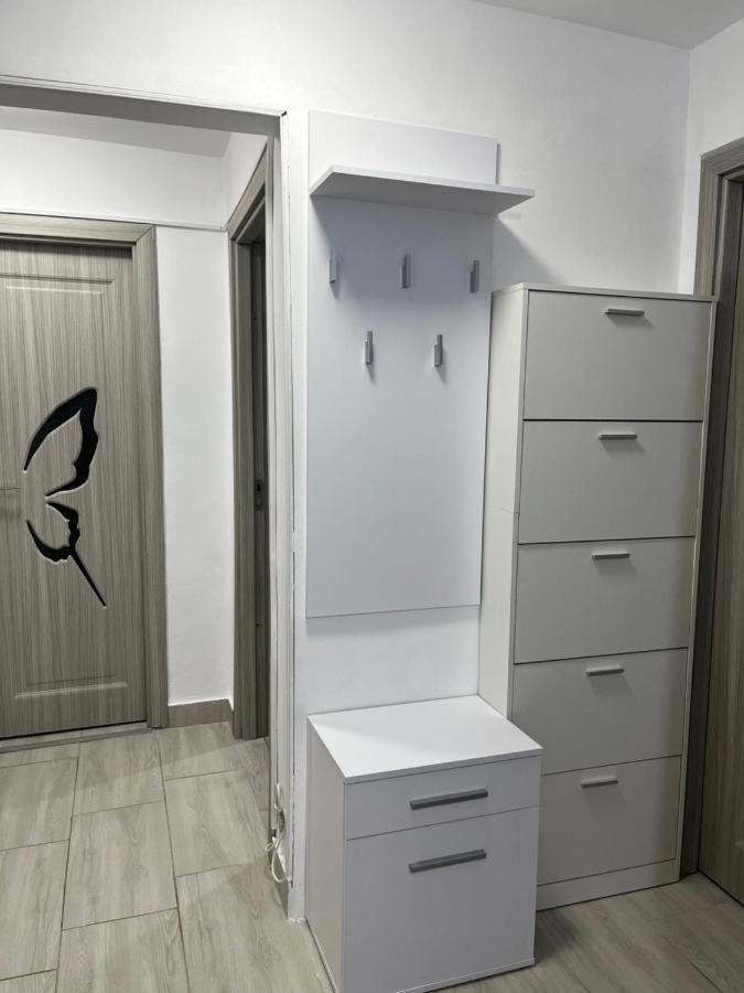 Home Sweet Home Apartment With 3 Rooms Buzau Exterior photo