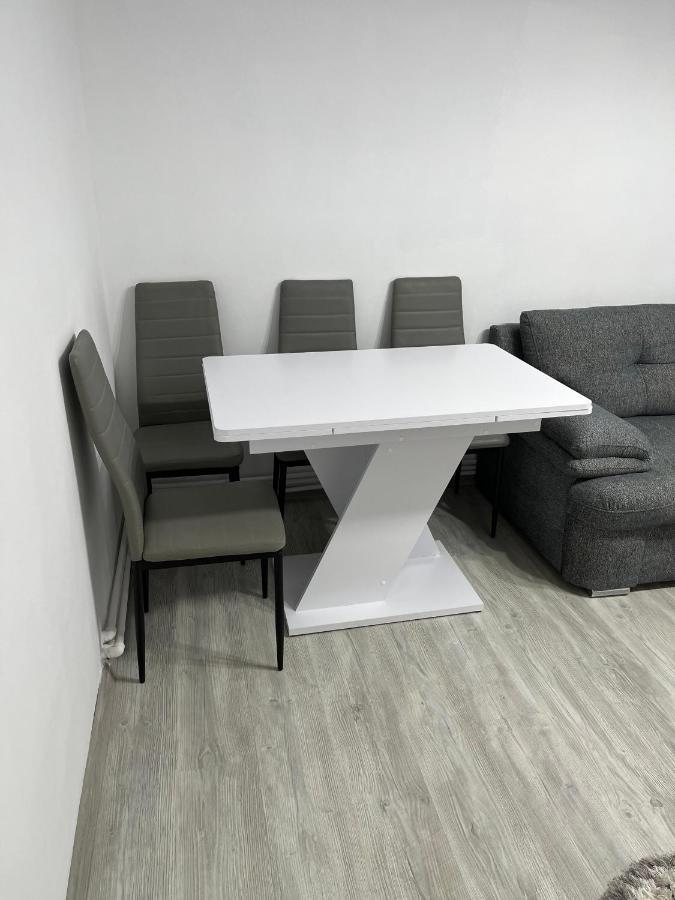 Home Sweet Home Apartment With 3 Rooms Buzau Exterior photo