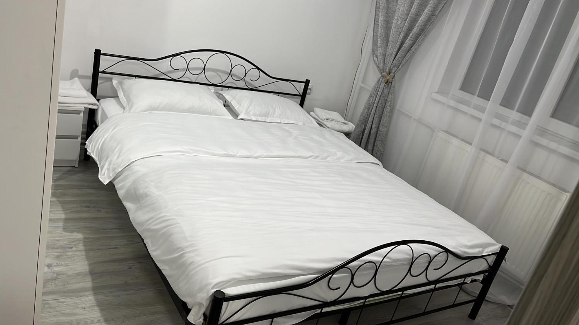 Home Sweet Home Apartment With 3 Rooms Buzau Exterior photo